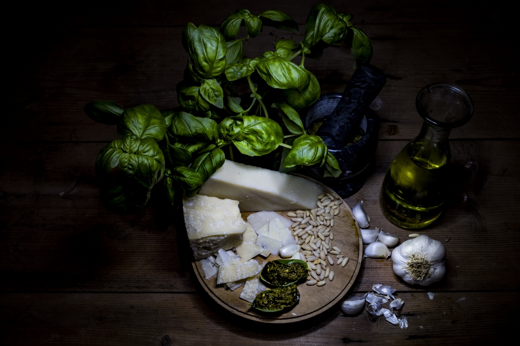 aglio, olio, formaggio, basilico