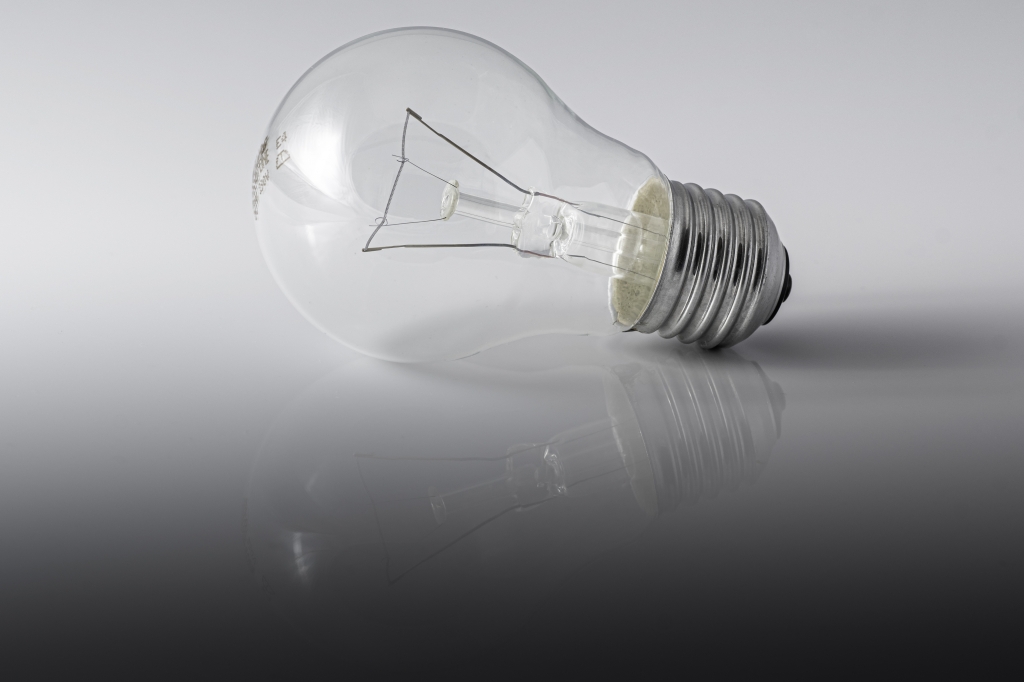 lampada ad incandescenza con riflesso 2