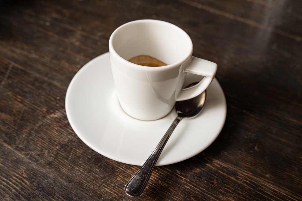 Na tazzulell' e cafè