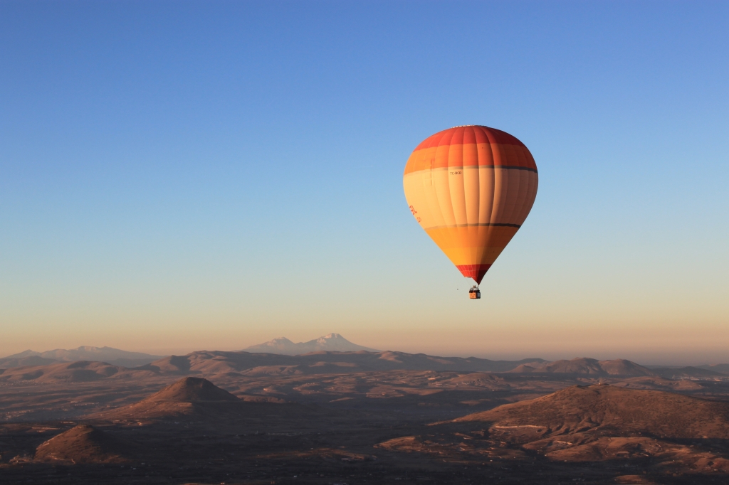 Alba sulla Cappadocia