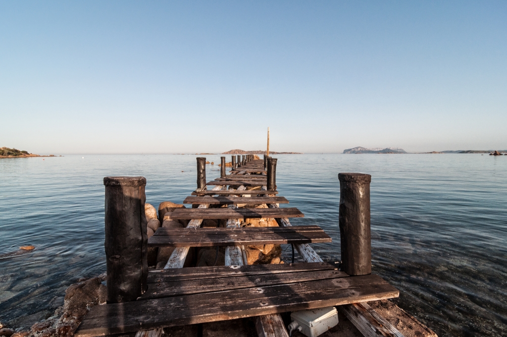 pontile abbandonato