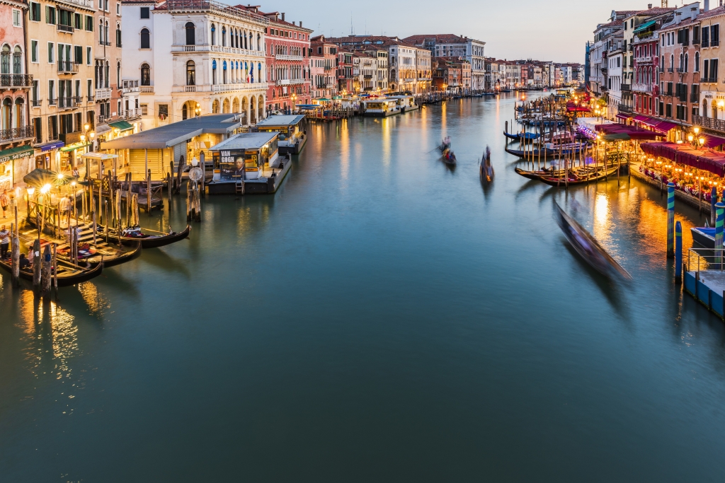 Ultime luci sul canal Grande. Venezia