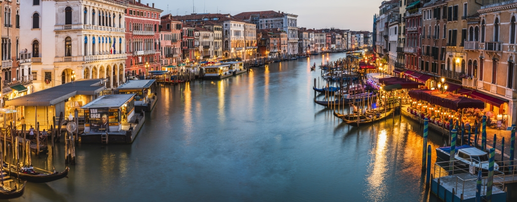 Panoramica del Canal Grande. Tramonto a Venezia