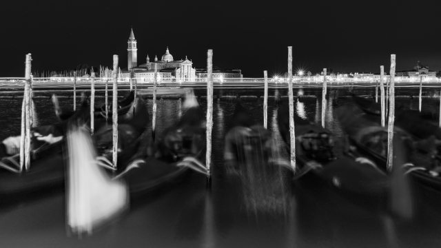Gondole a Venezia. Bianco e nero.