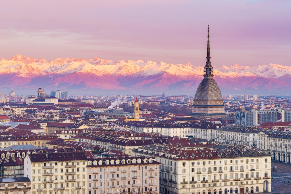 Torino - Italia (Turin, Italy): city panorama at sunrise