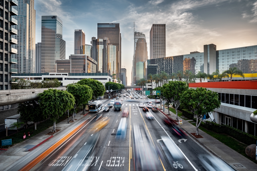 Lo skyline di Los Angeles al tramonto
