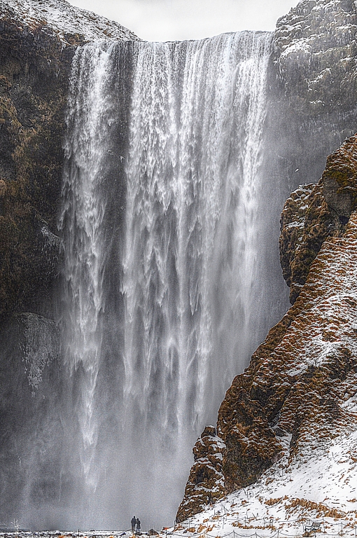 Maestosa cascata bianca