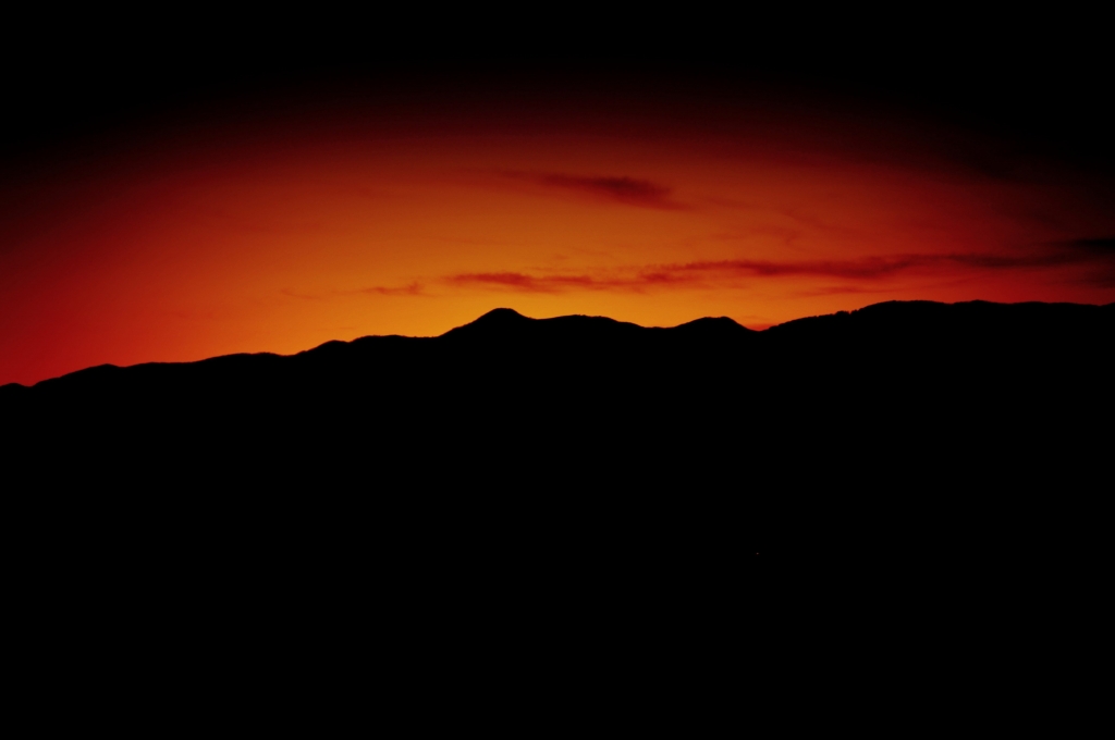 TRAMONTO INFUOCATO