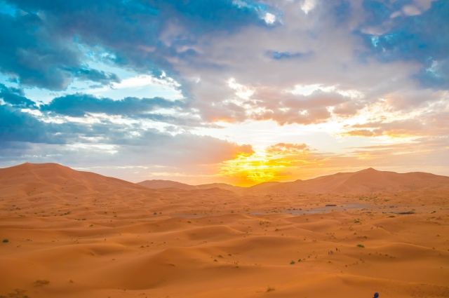 tramonto nel sahara marocchino