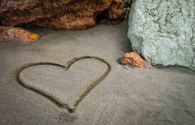 I'm drawing a heart for you, my love