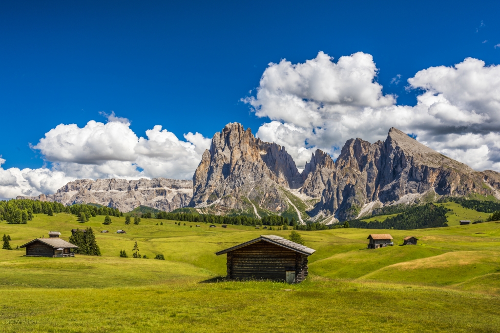 Baite sull'Alpe di Siusi. Dolomiti