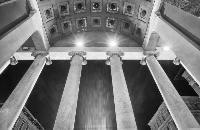 Colonne della Chiesa di Sant'Antonio, Trieste