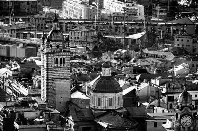 città