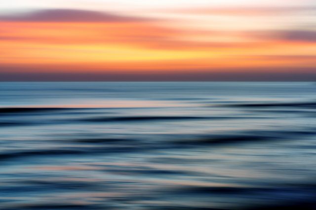 alba sul mare con effetto Panning