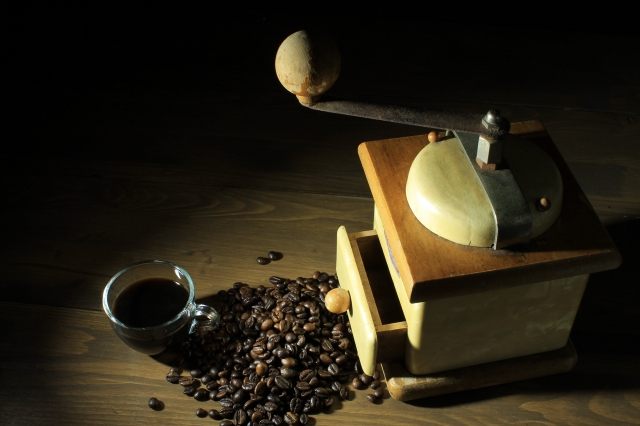 Vecchio macina caffè -   Still life Old coffee grinder