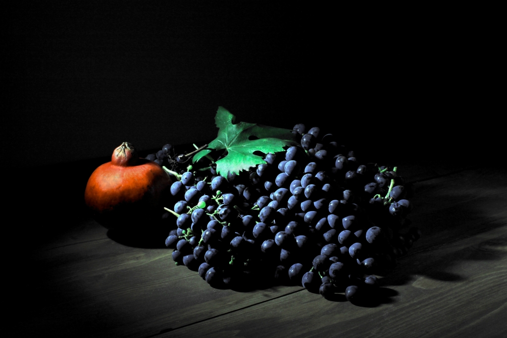Natura morta - Melagrana e uva nera - Still life fruits