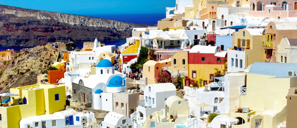 Il colorato villaggio di Santorini