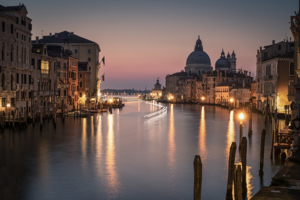 Venezia. Alba sul Canal Grande.