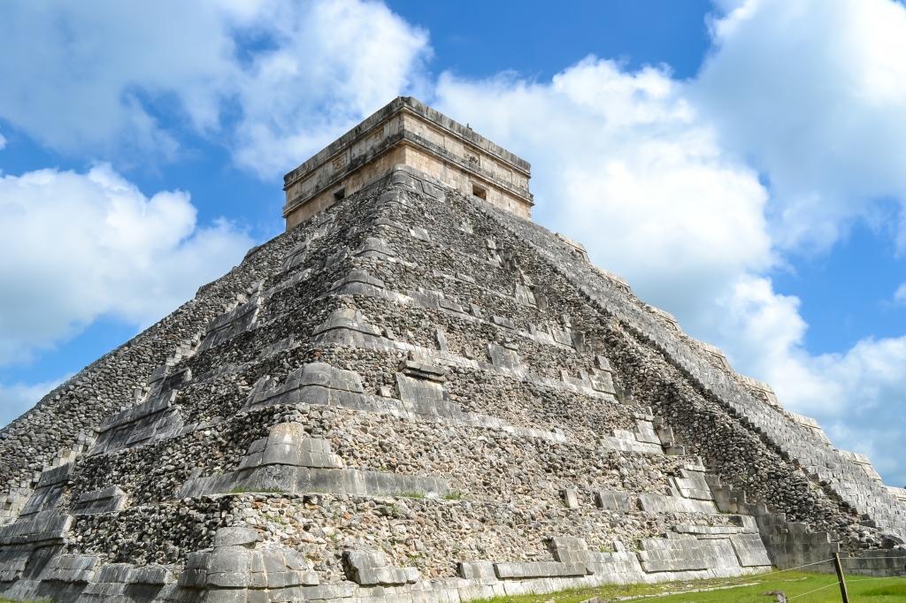 PIRAMIDE MAYA