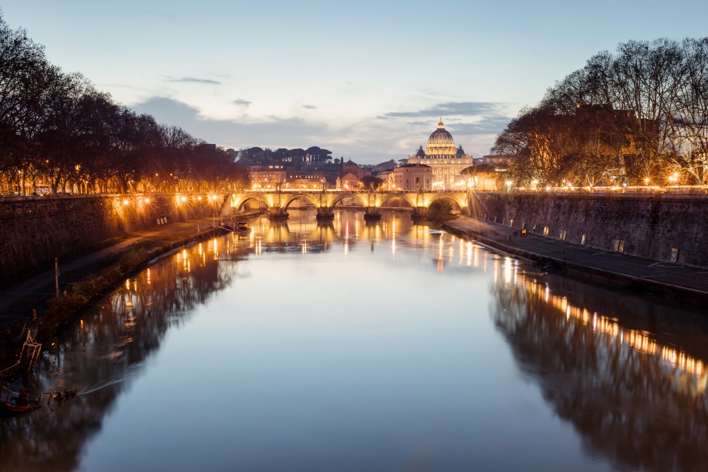 Paesaggio urbano di Roma al tramonto