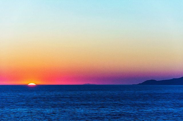 Tramonto sull'isola di Capri e il Cilento