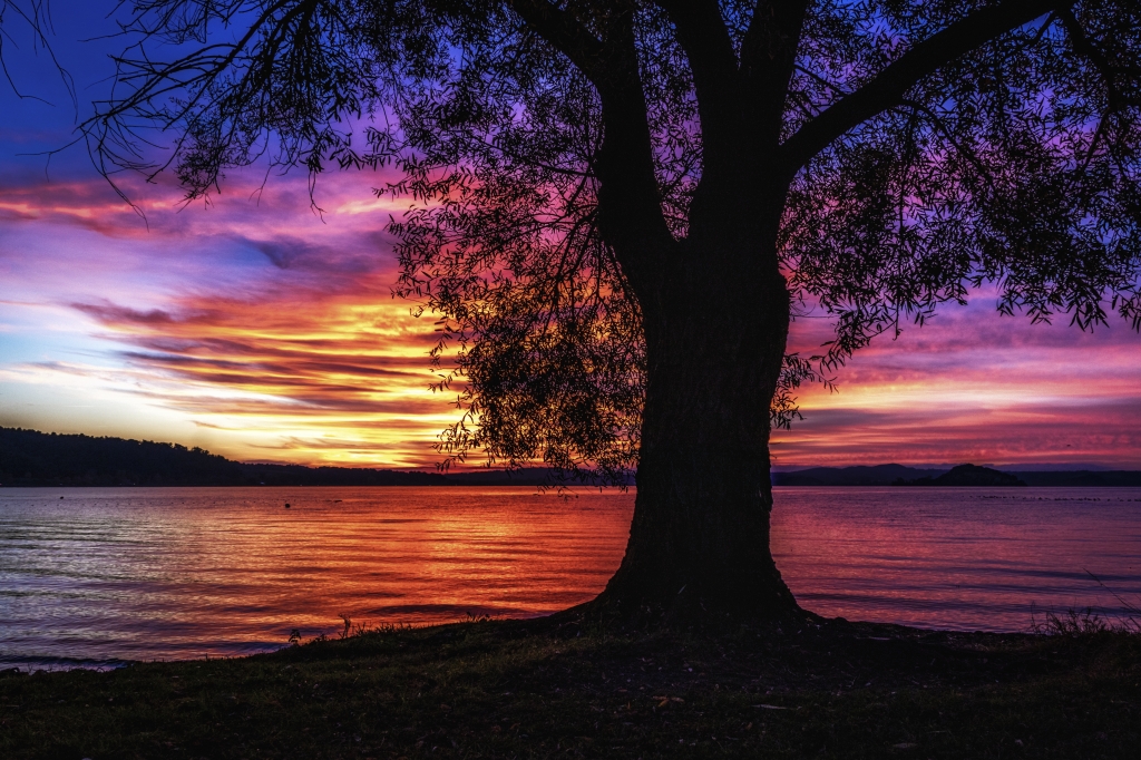 Tramonto sul lago