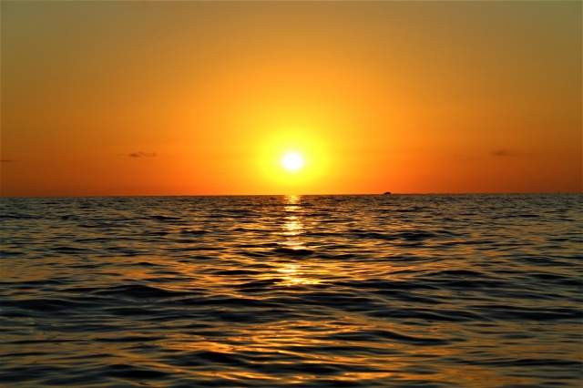 L'oro della sera (tramonto sul mare) . San Vincenzo , Toscana