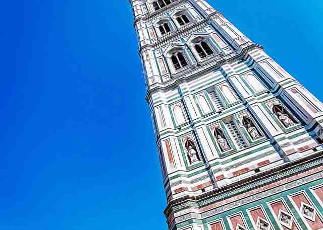 Campanile di Giotto e cielo blu