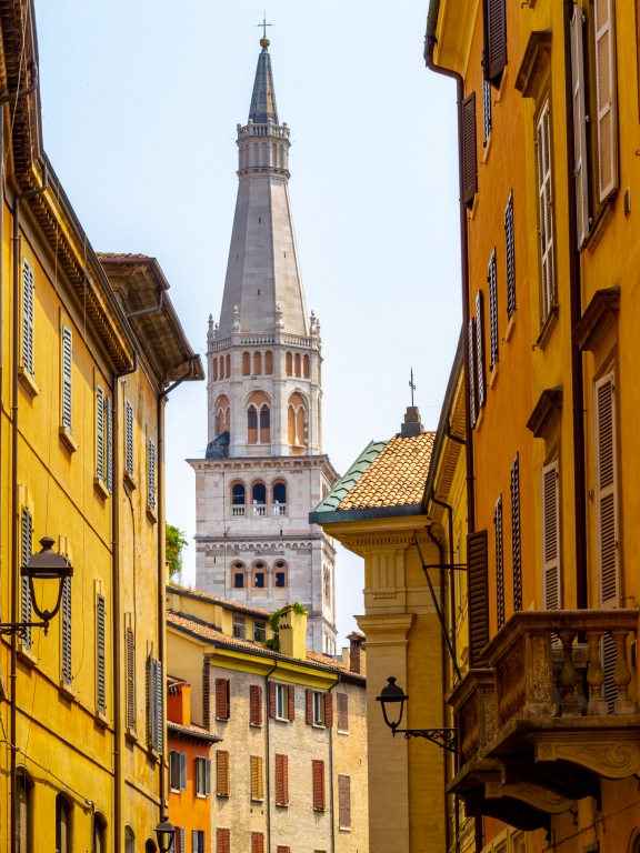 Scorcio del centro di Modena con Ghirlandina
