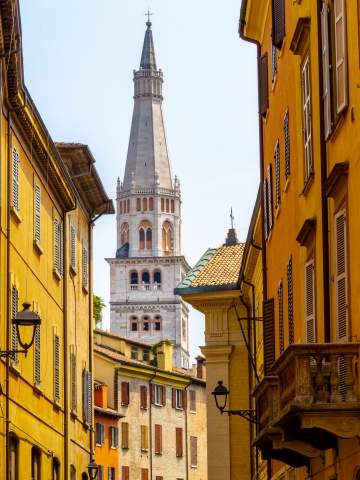 Scorcio del centro di Modena con Ghirlandina