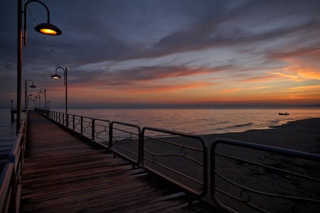 Il pontile di Vasto marina all'alba
