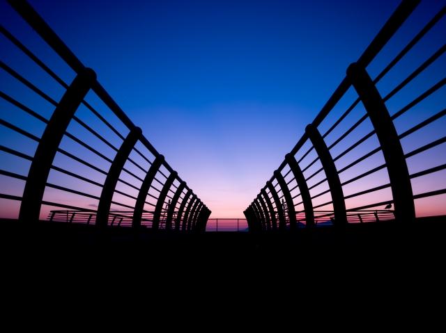 Un meraviglioso tramonto sul pontile di Bagnoli (Napoli)