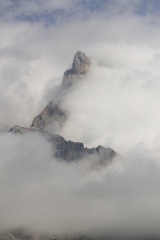 Montagna fra le nuvole · antonellaroma