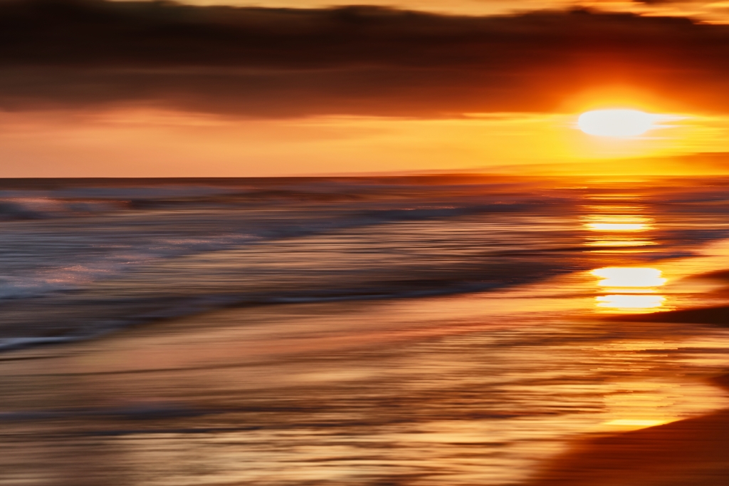 L'alba in mare