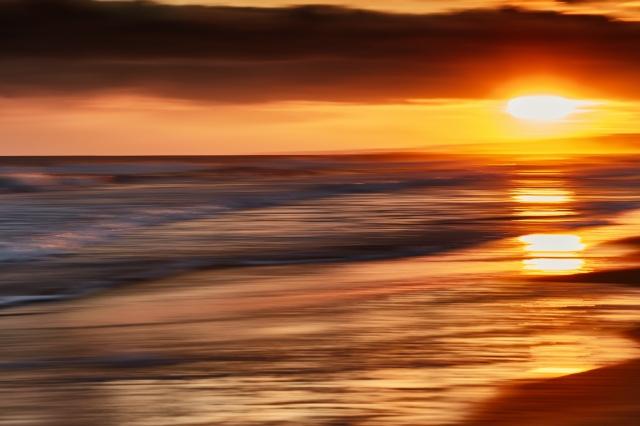 L'alba in mare