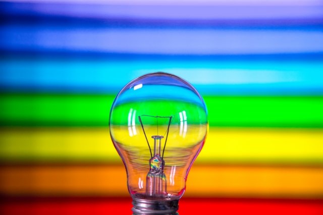 Lampadina e colori