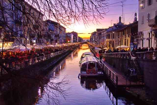 Naviglio illuminato