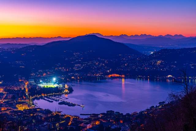 Como, all'imbrunire