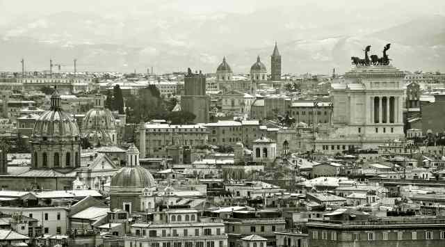 roma imbiancata di neve