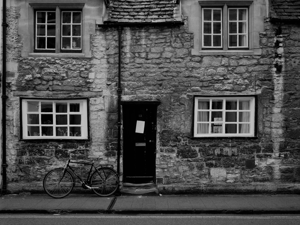 Oxford #001 - The Old House
