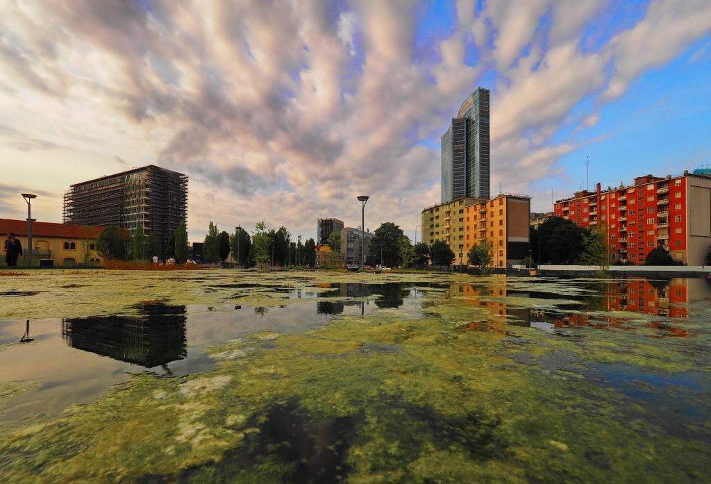 Riflessi di porta nuova Milano, Lombardia, italy.