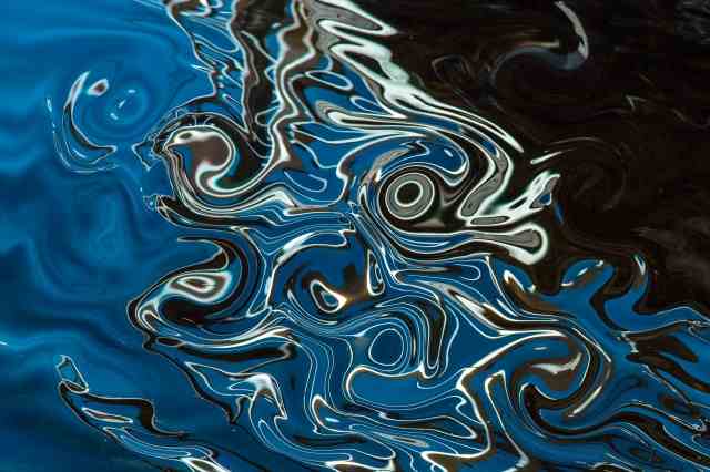 riflessi in blu