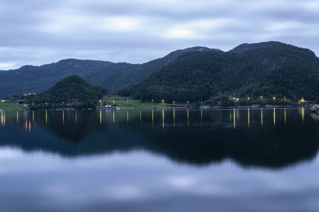 Lago illuminato