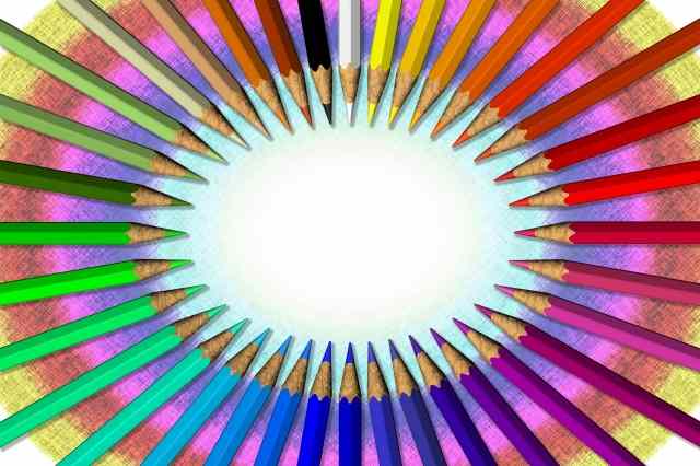 Arcobaleno di matite colorate