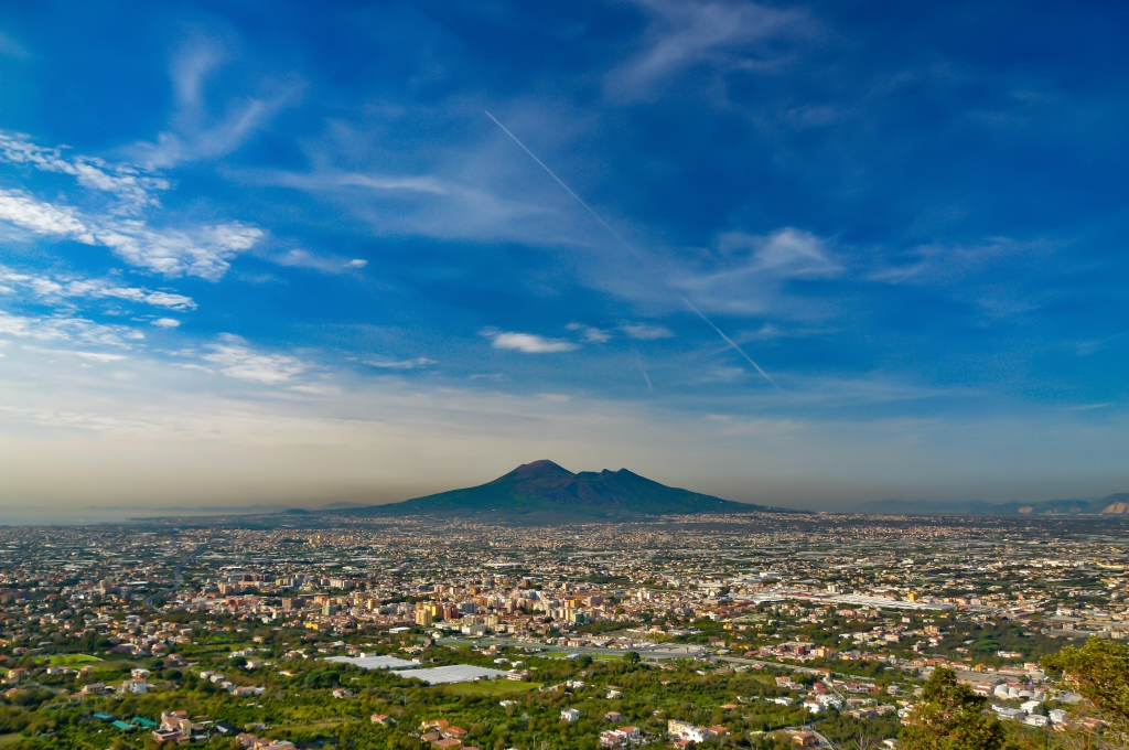 Il Vesuvio al centro di tutto