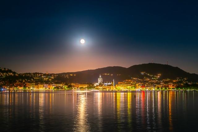 Stasera, la luna...