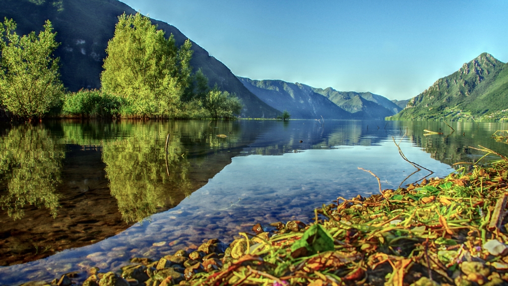 Una tranquilla giornata al lago