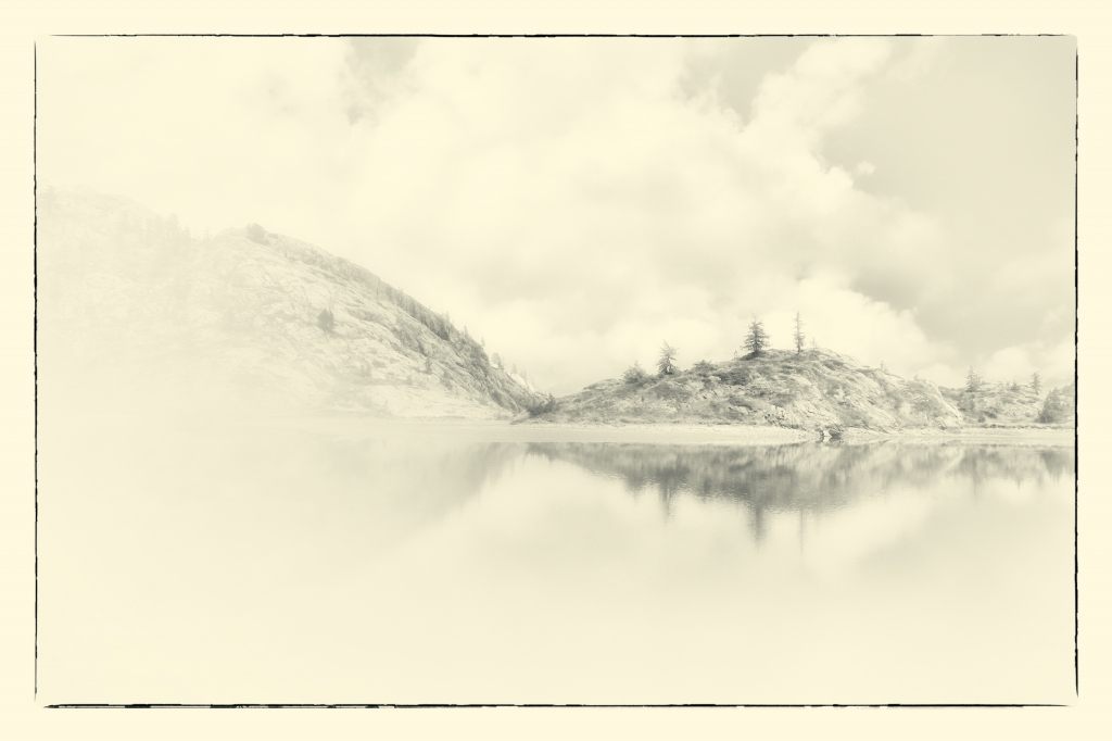 Nebbia sul lago