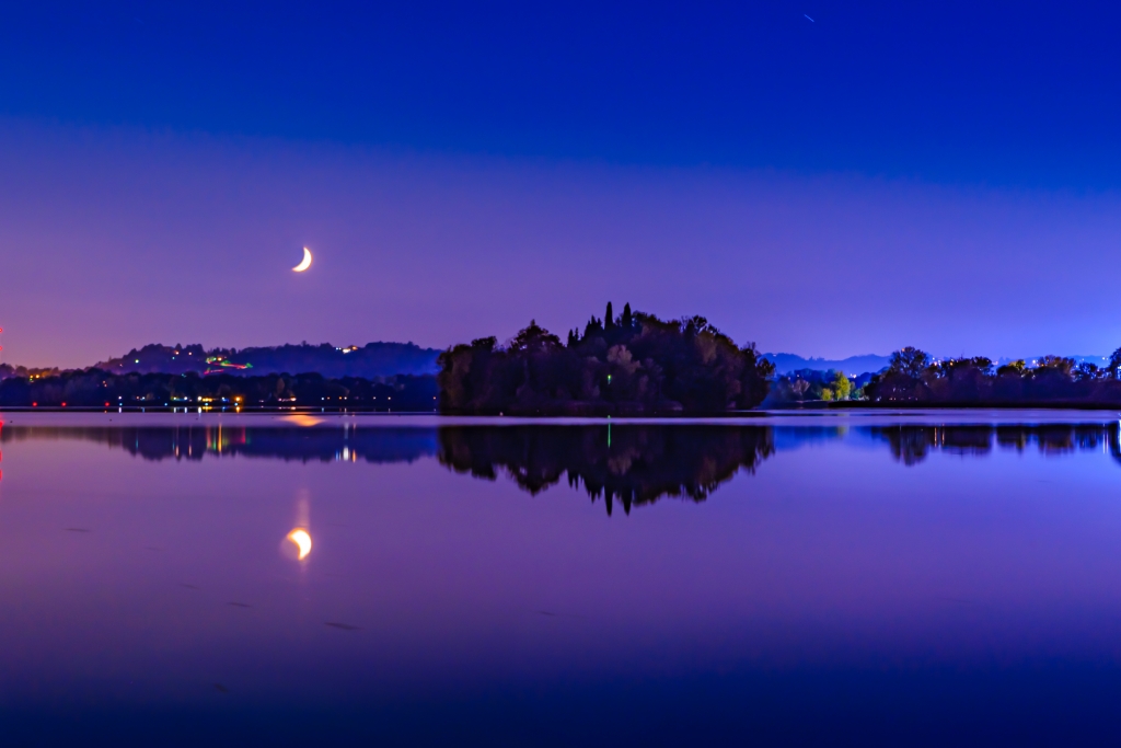 La luna e l'acqua