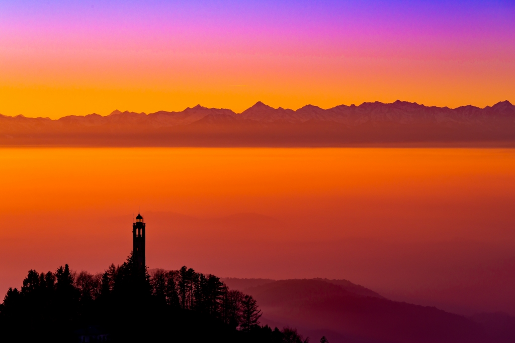 Il faro al tramonto